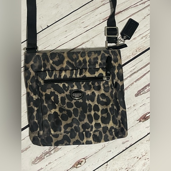 COACH packable crossbody cheetah print purse - Picture 2 of 9
